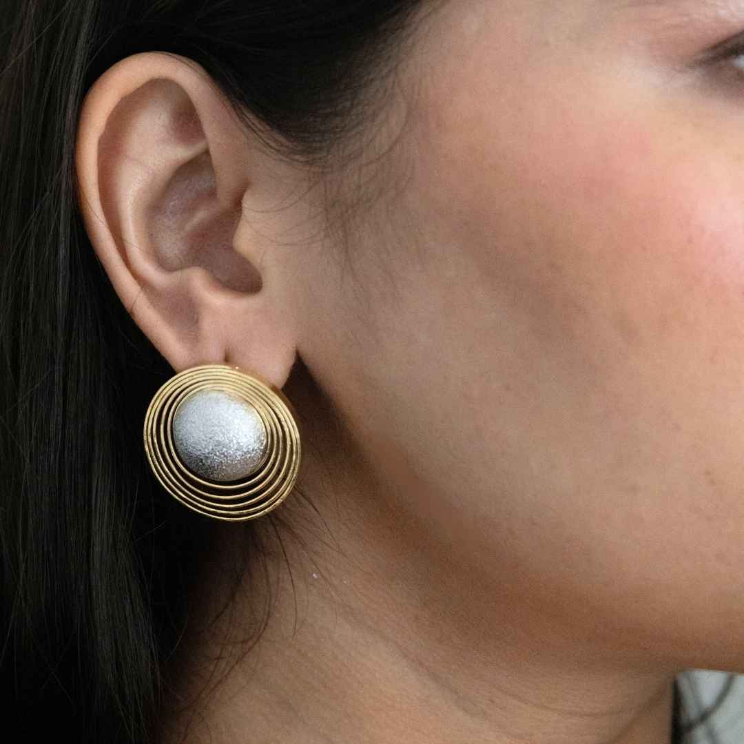 Cosmic Studs