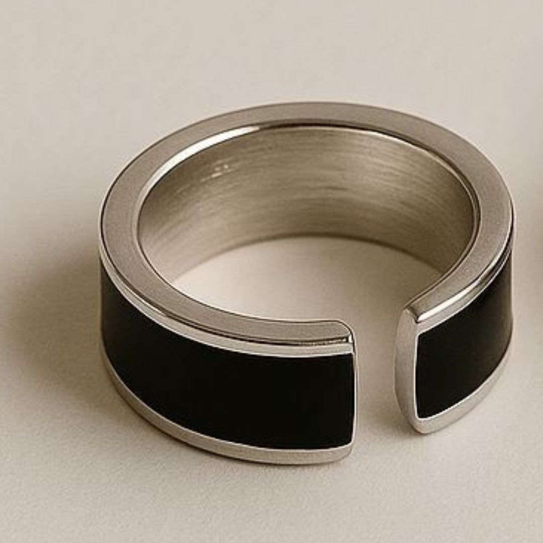 Silver Noire ring with black inlay from House of Pehr