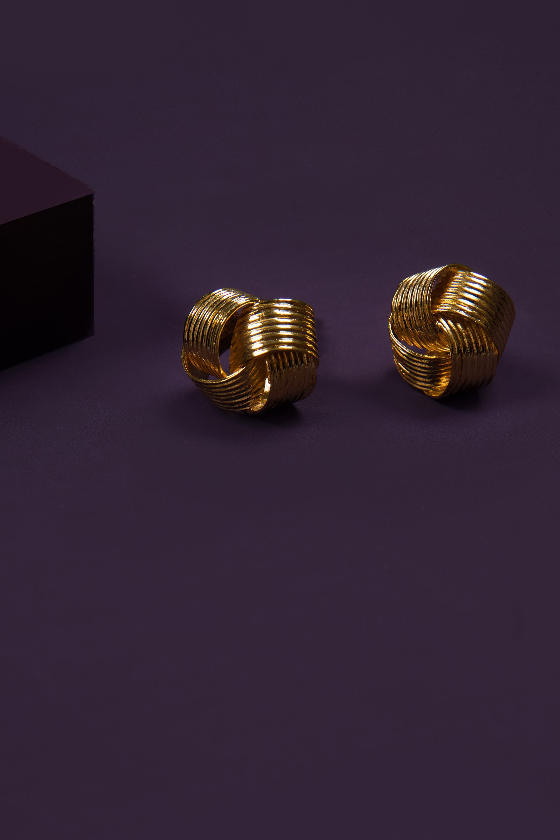 Intertwine Cufflinks Gold - Pehr Adorning Time 