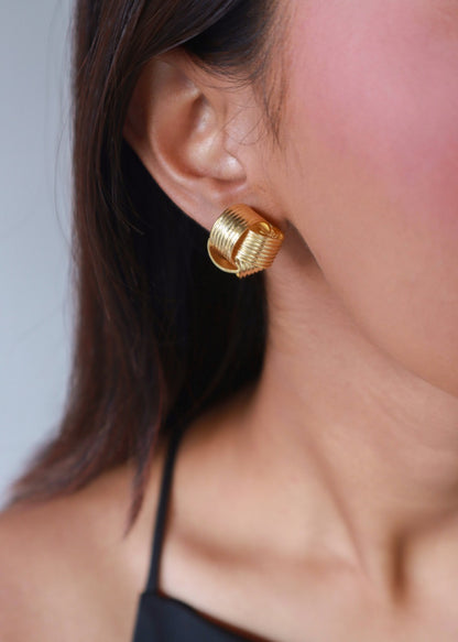 Intertwine Studs Gold - House of Pehr